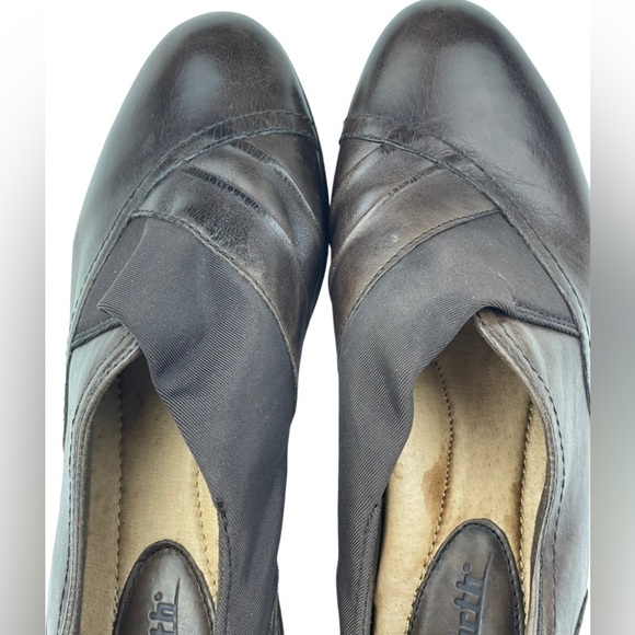 Earth Brown Leather Pumps with Comfortable Sock Lining. 8.5 - Picture 6 of 9